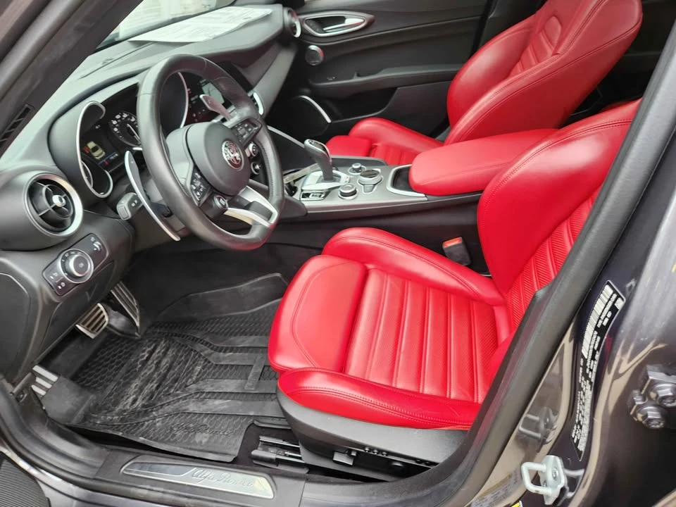 2022 Alfa Romeo Giulia - Image 9 of 11