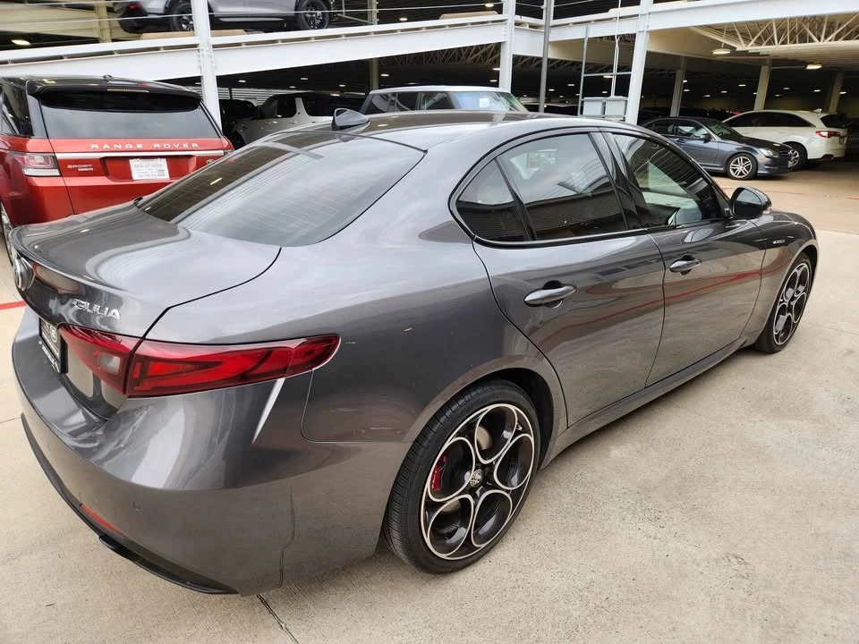 2022 Alfa Romeo Giulia - Image 3 of 11