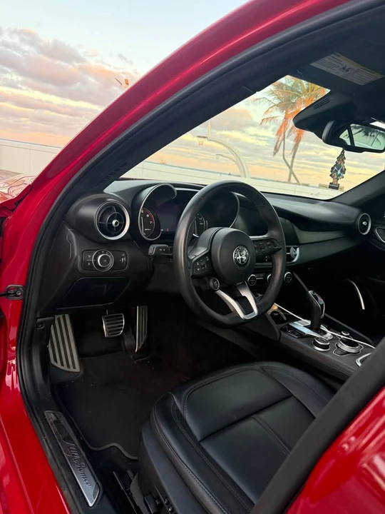 2022 Alfa Romeo Giulia - Image 4 of 4