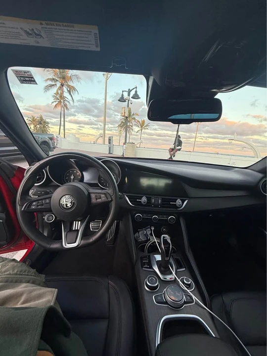 2022 Alfa Romeo Giulia - Image 3 of 4