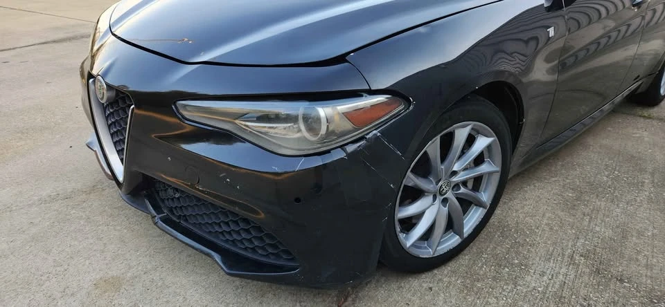 2022 Alfa Romeo Giulia - Image 10 of 19