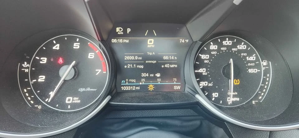 2022 Alfa Romeo Giulia - Image 18 of 19