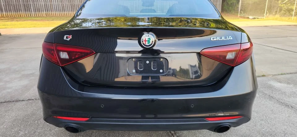 2022 Alfa Romeo Giulia - Image 5 of 19