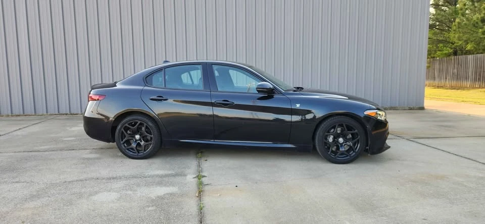 2022 Alfa Romeo Giulia - Image 3 of 19