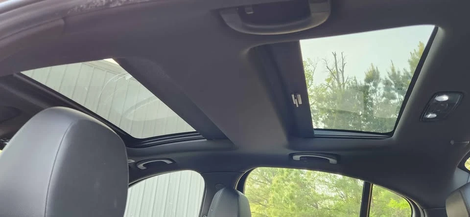 2022 Alfa Romeo Giulia - Image 16 of 19