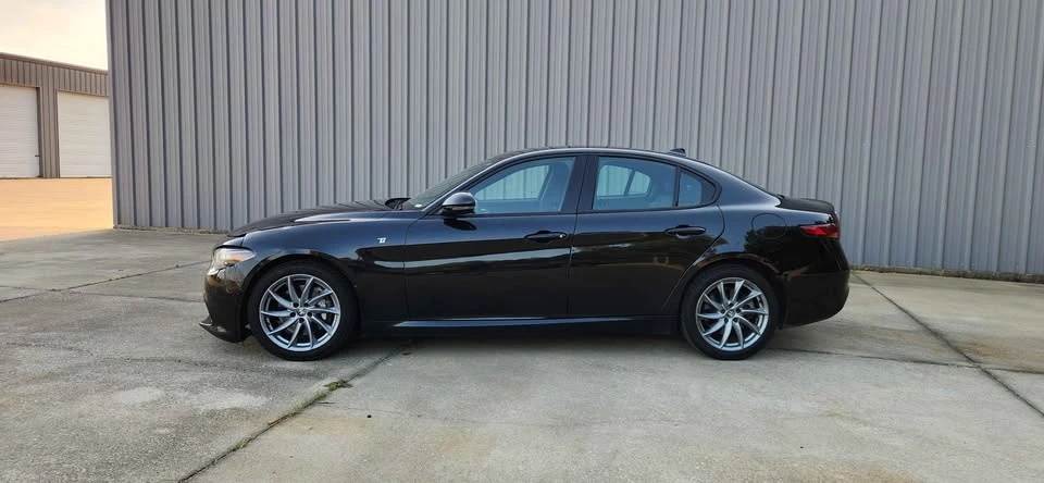2022 Alfa Romeo Giulia - Image 8 of 19