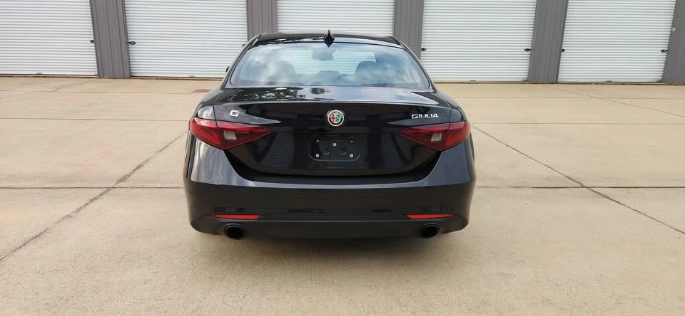 2022 Alfa Romeo Giulia - Image 7 of 13