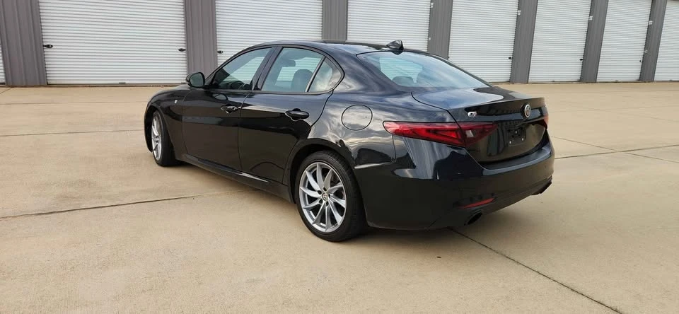 2022 Alfa Romeo Giulia - Image 4 of 13
