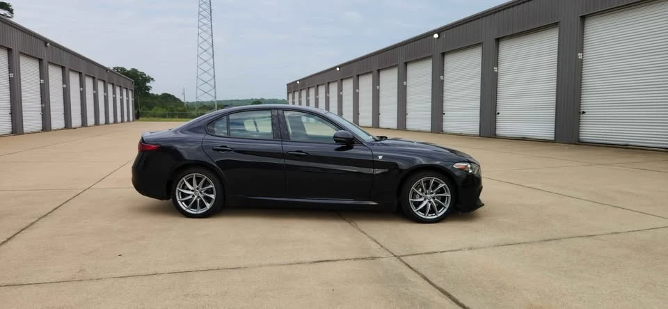 2022 Alfa Romeo Giulia - Image 2 of 13