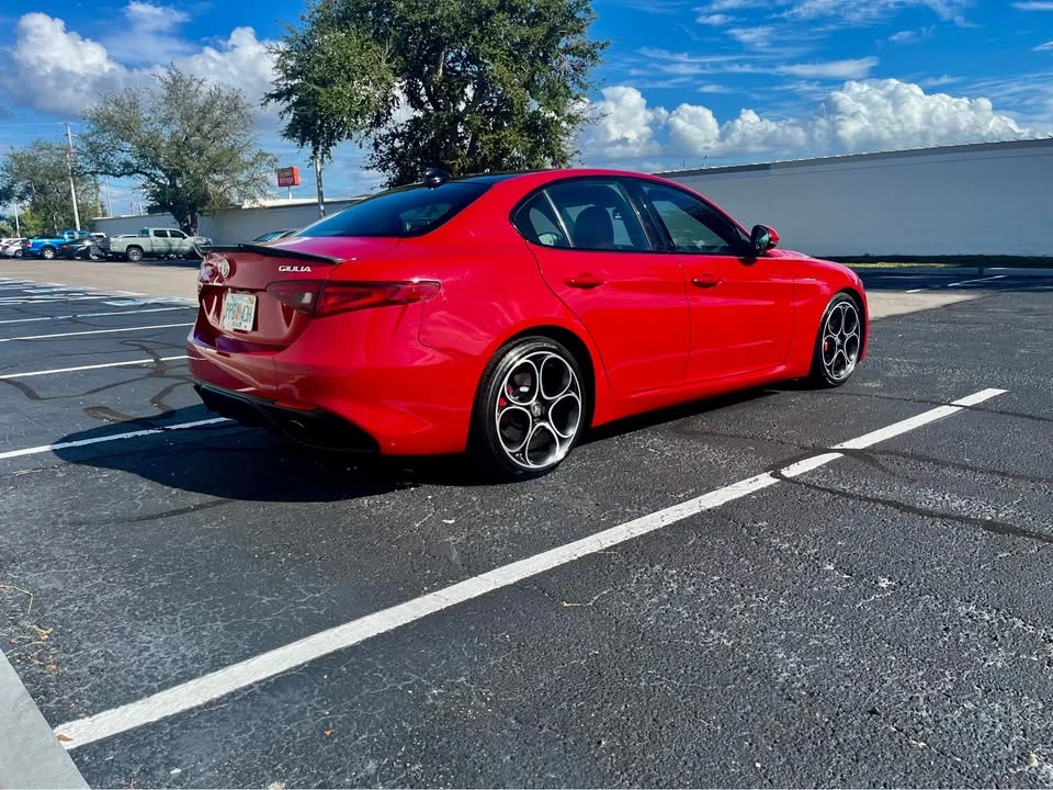 2022 Alfa Romeo Giulia - Image 4 of 17