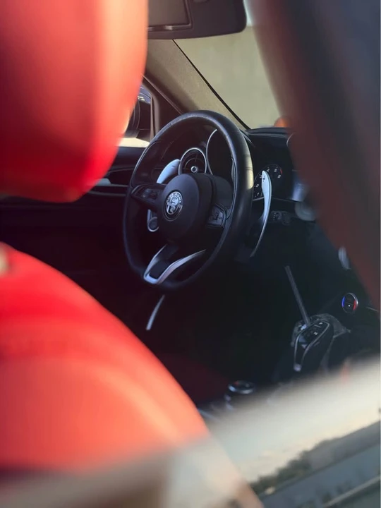2022 Alfa Romeo Giulia - Image 2 of 5