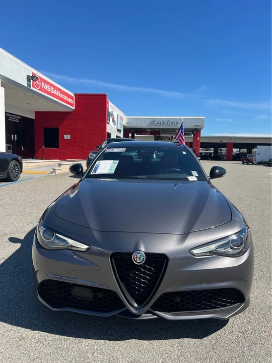2022 Alfa Romeo Giulia - Image 2 of 13