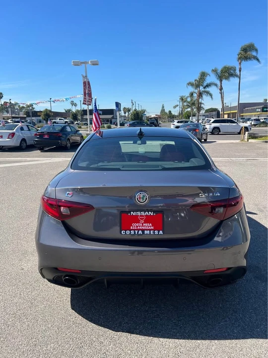 2022 Alfa Romeo Giulia - Image 5 of 13