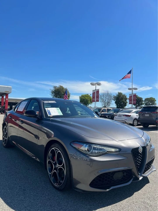 2022 Alfa Romeo Giulia - Image 3 of 13