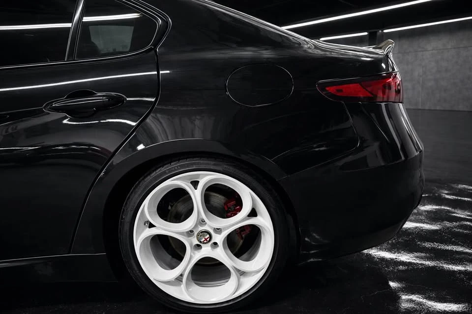 2022 Alfa Romeo Giulia - Image 6 of 10