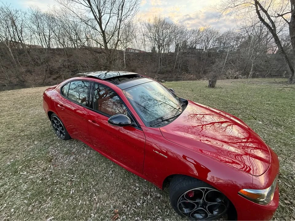 2022 Alfa Romeo Giulia - Image 12 of 17
