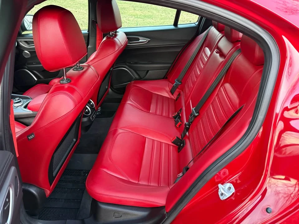 2022 Alfa Romeo Giulia - Image 8 of 17