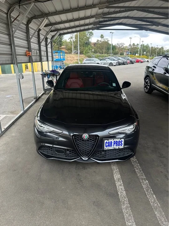 2022 Alfa Romeo Giulia - Image 2 of 5
