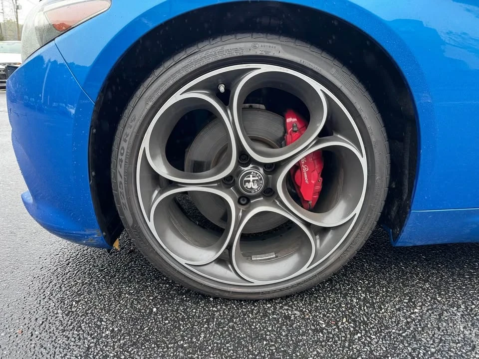 2022 Alfa Romeo Giulia - Image 6 of 9