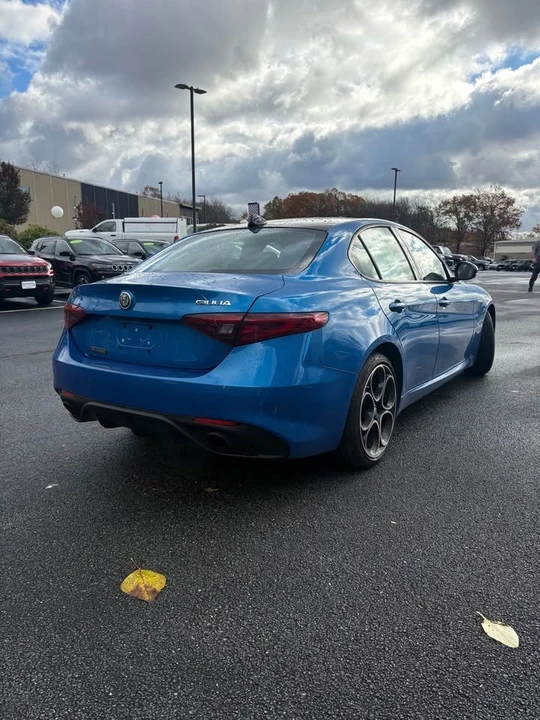 2022 Alfa Romeo Giulia - Image 4 of 10