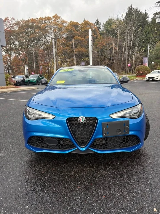 2022 Alfa Romeo Giulia - Image 2 of 10