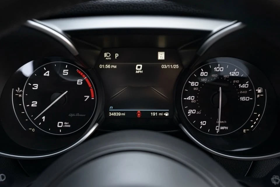 2022 Alfa Romeo Giulia - Image 2 of 17