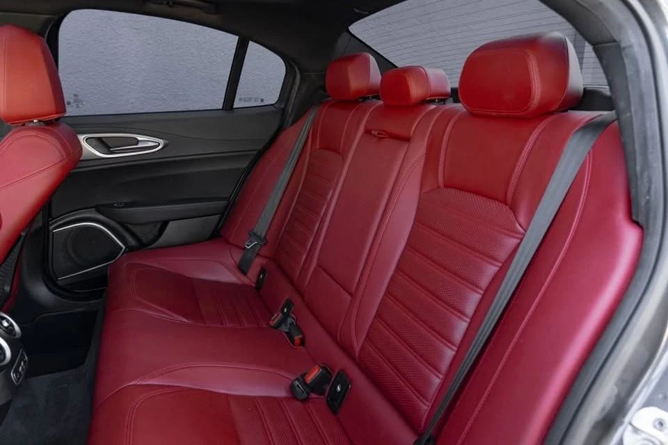 2022 Alfa Romeo Giulia - Image 11 of 17