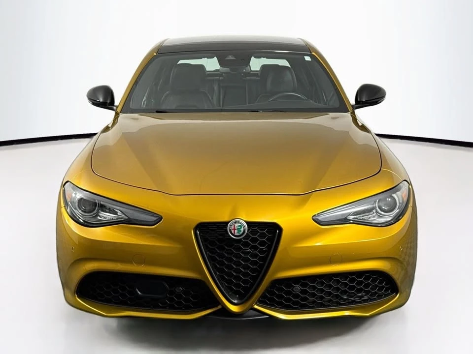 2022 Alfa Romeo Giulia - Image 2 of 15