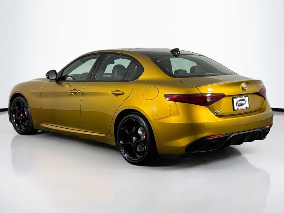 2022 Alfa Romeo Giulia - Image 6 of 15