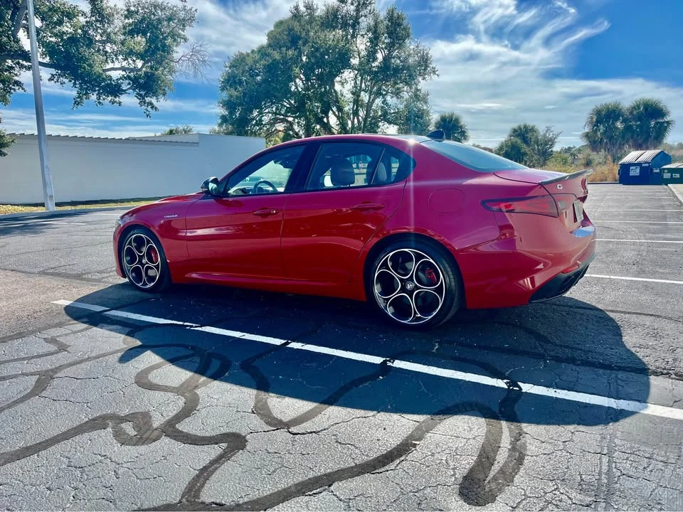 2022 Alfa Romeo Giulia - Image 5 of 16