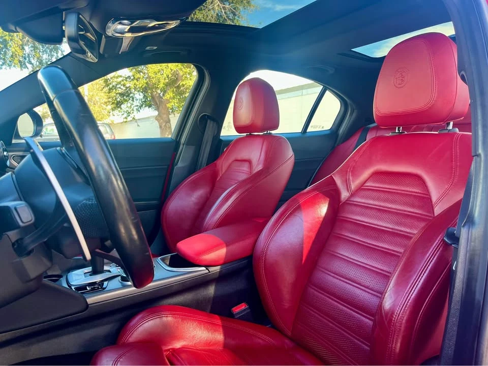 2022 Alfa Romeo Giulia - Image 10 of 16