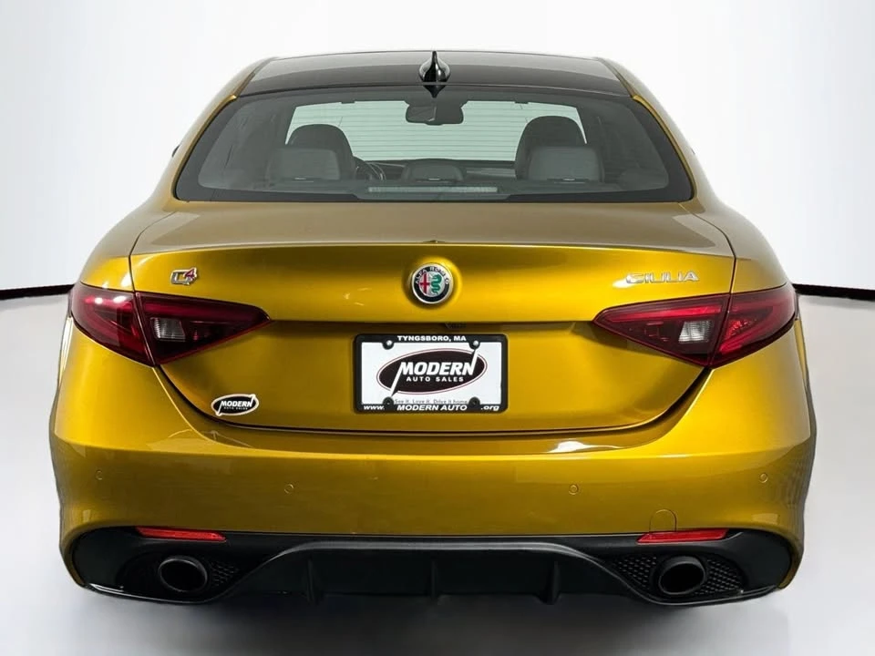 2022 Alfa Romeo Giulia - Image 7 of 15
