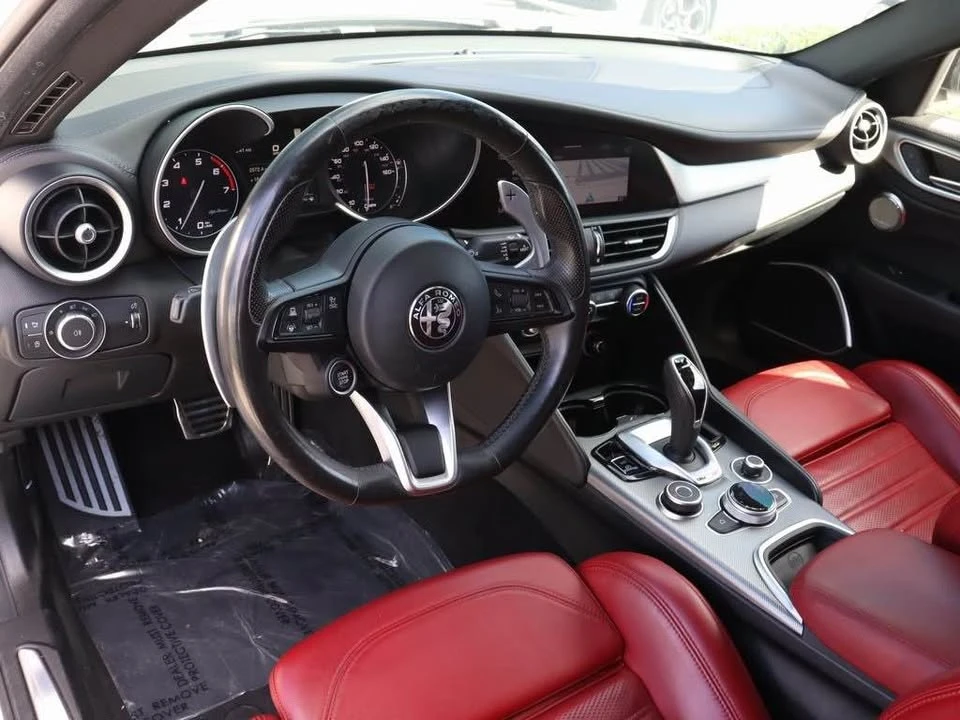 2022 Alfa Romeo Giulia - Image 6 of 8