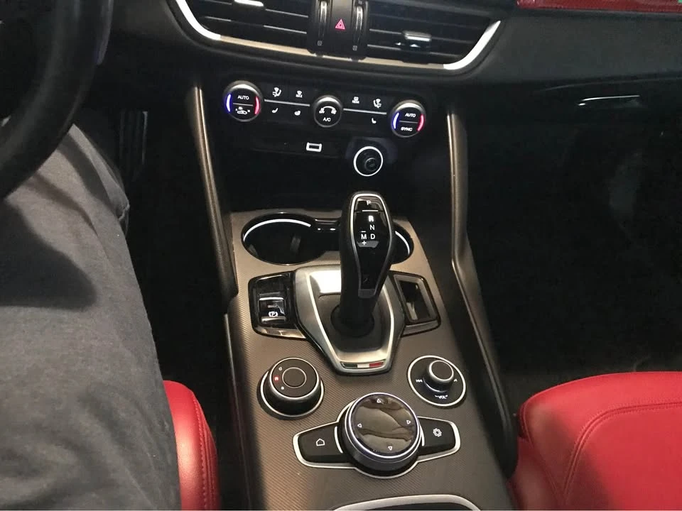 2022 Alfa Romeo Giulia - Image 7 of 15