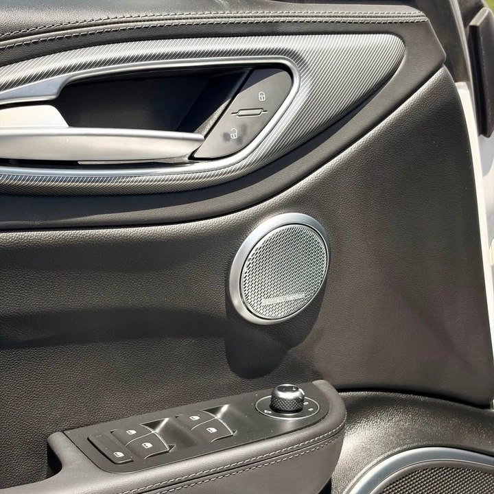 2022 Alfa Romeo Giulia - Image 9 of 20