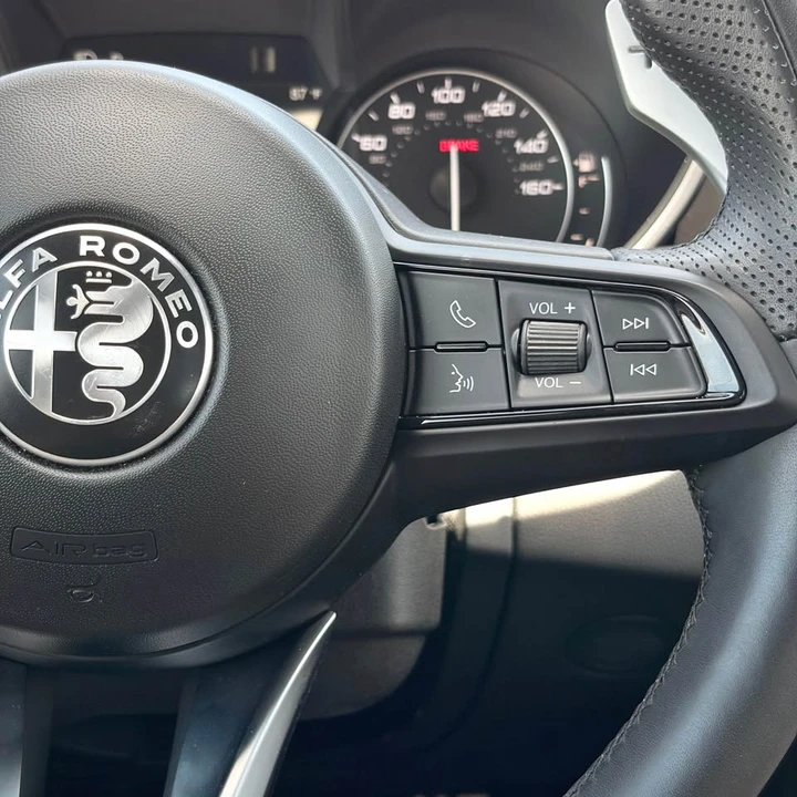 2022 Alfa Romeo Giulia - Image 18 of 20
