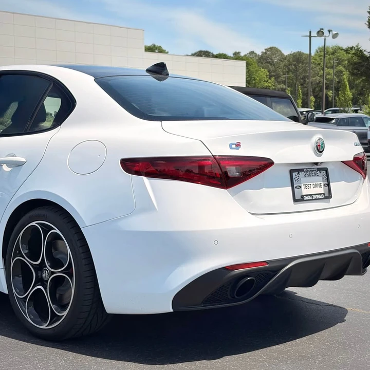 2022 Alfa Romeo Giulia - Image 6 of 20
