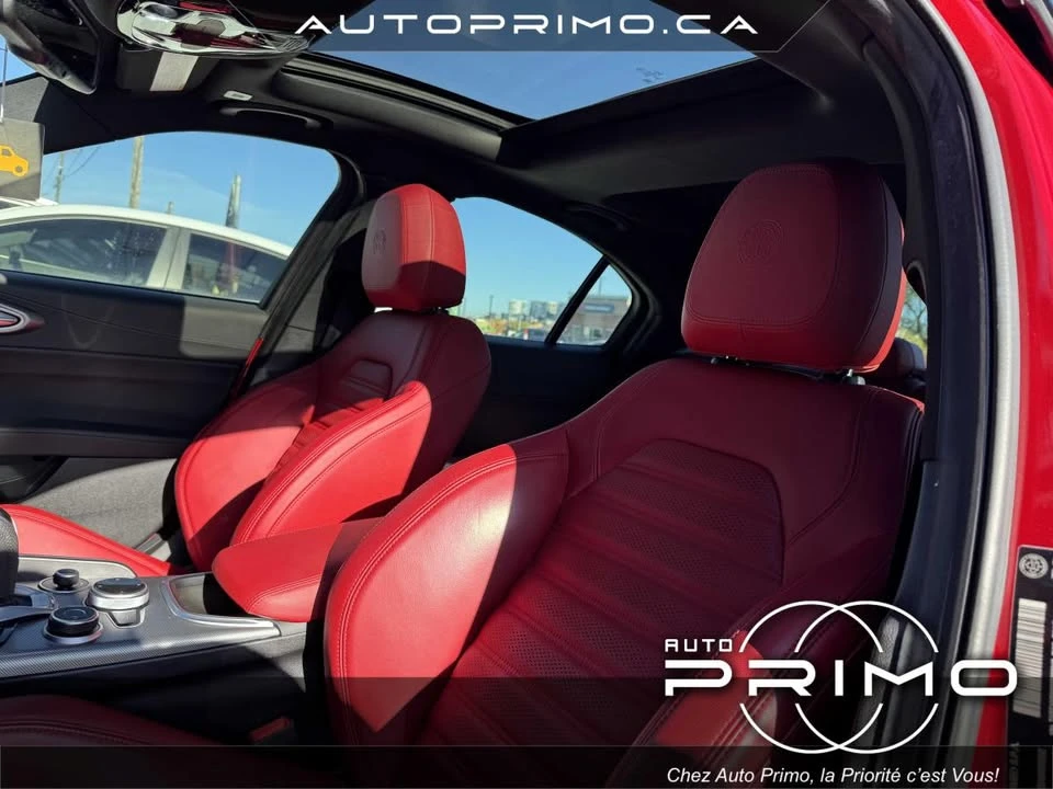 2022 Alfa Romeo Giulia - Image 10 of 19