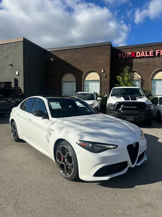 2022 Alfa Romeo Giulia - Image 10 of 11