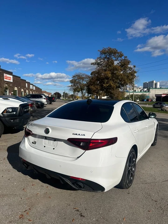 2022 Alfa Romeo Giulia - Image 9 of 11