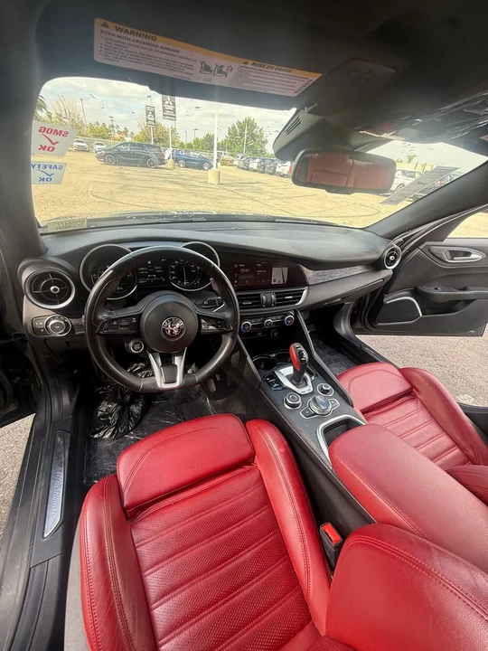 2022 Alfa Romeo Giulia - Image 11 of 14