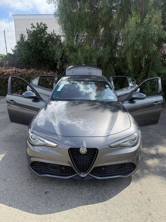 2022 Alfa Romeo Giulia - Image 2 of 14