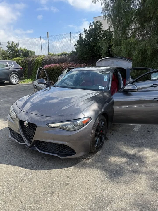 2022 Alfa Romeo Giulia - Image 14 of 14