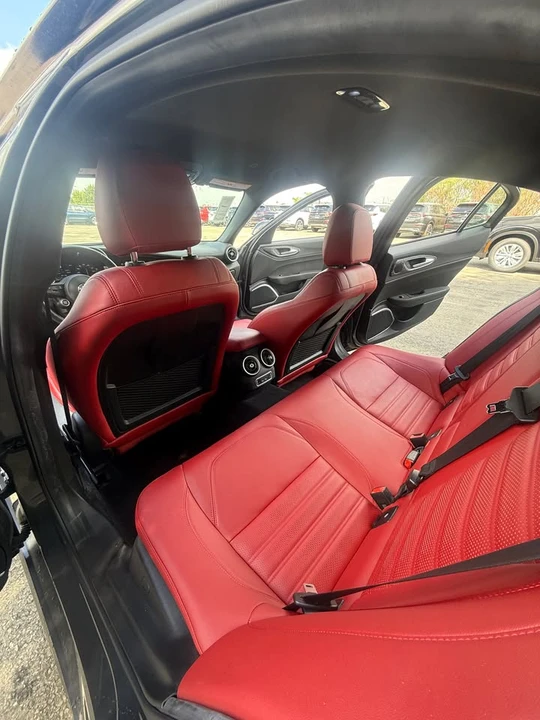 2022 Alfa Romeo Giulia - Image 10 of 14