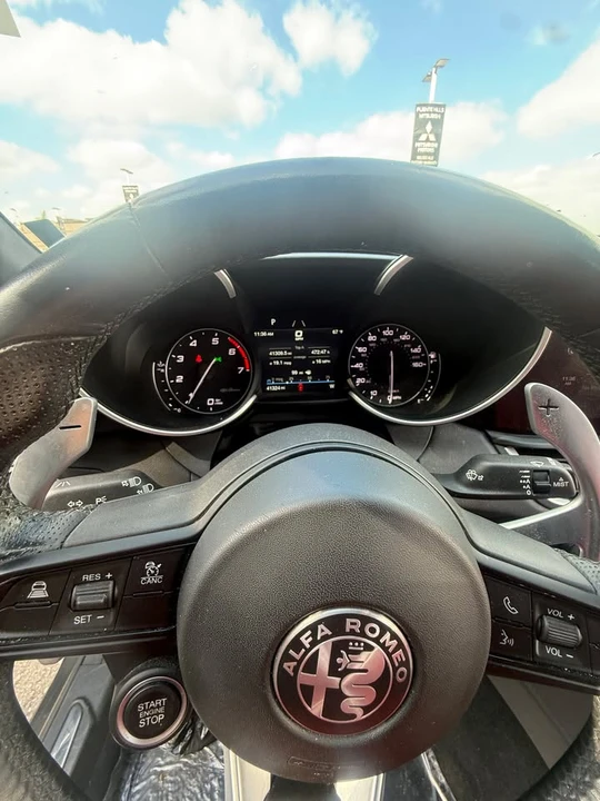2022 Alfa Romeo Giulia - Image 12 of 14