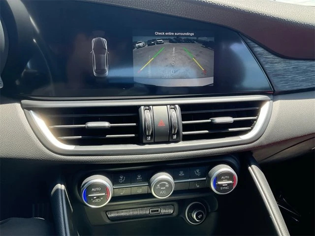 2022 Alfa Romeo Giulia - Image 19 of 19