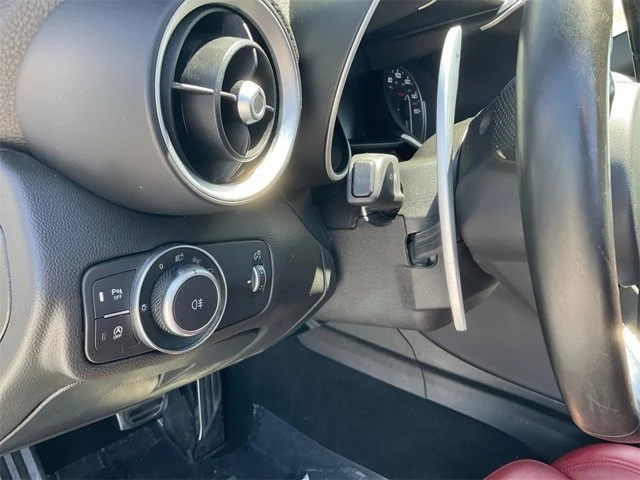 2022 Alfa Romeo Giulia - Image 13 of 19