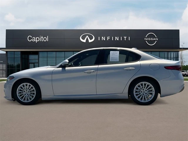 2022 Alfa Romeo Giulia - Image 7 of 19