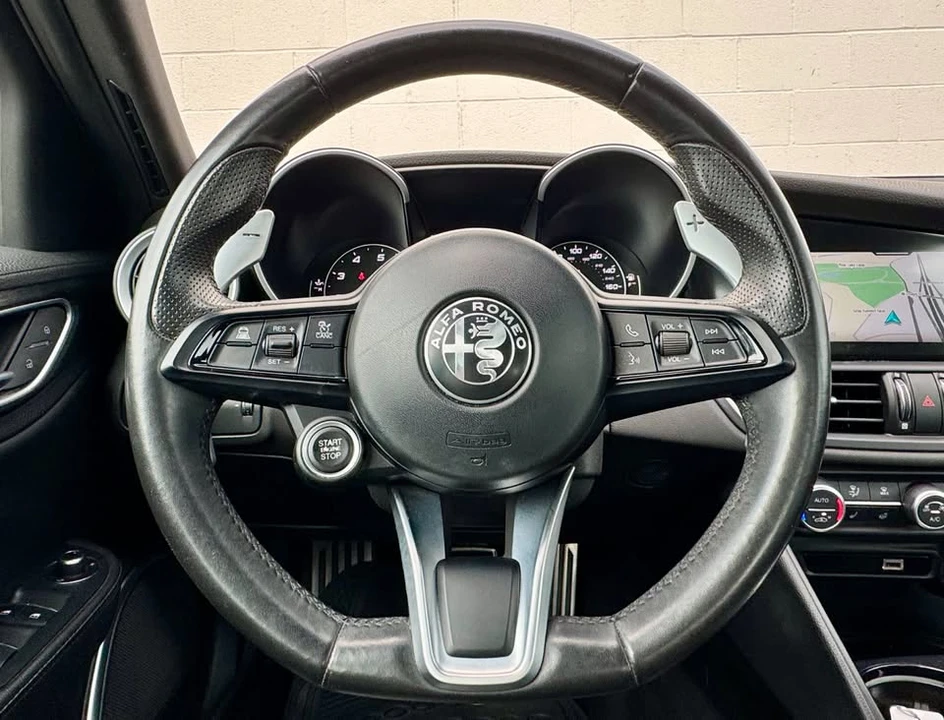 2022 Alfa Romeo Giulia - Image 3 of 19
