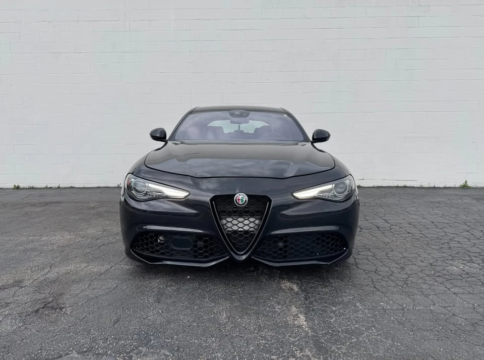 2022 Alfa Romeo Giulia - Image 18 of 19